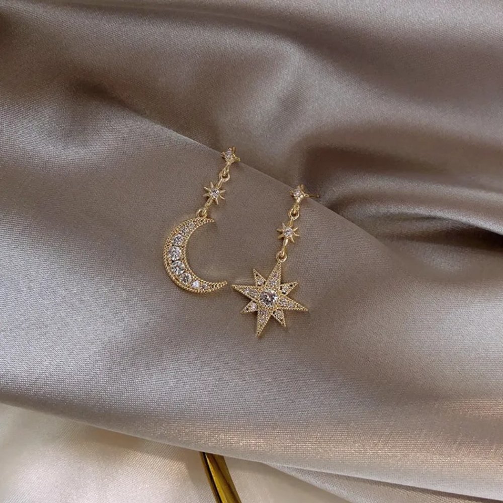 Sparkly Crescent Moon & Stars Celestial Ethereal Gold & CZ Diamonds Earrings NEW - Picture 3 of 6